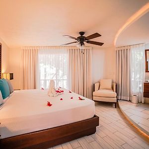 Honeymoon Suite